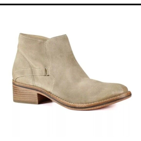 Diba True Casp Ian Caspian Boot Western Cowgirl Ankle Bootie Suede NWT Size 9.5 - Picture 2 of 2